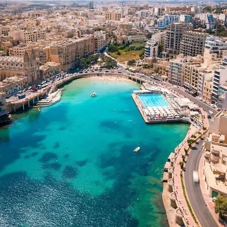 Appartement Elegant Escape, Steps To Balluta Bay, Sleeps 5 Sliema