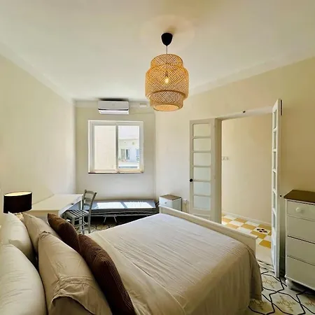 Elegant Escape, Steps To Balluta Bay, Sleeps 5 * Sliema