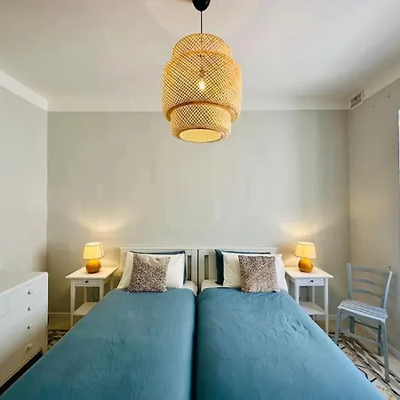 Elegant Escape, Steps To Balluta Bay, Sleeps 5 Appartement