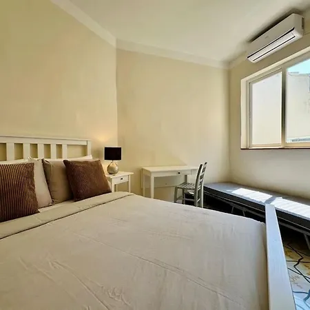 Elegant Escape, Steps To Balluta Bay, Sleeps 5 *