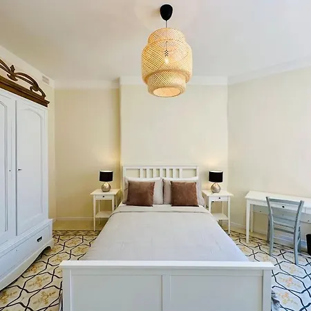 Elegant Escape, Steps To Balluta Bay, Sleeps 5 아파트 슬리에마