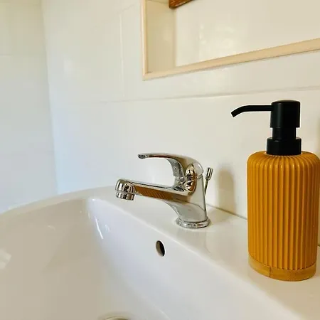 Elegant Escape, Steps To Balluta Bay, Sleeps 5 * 슬리에마