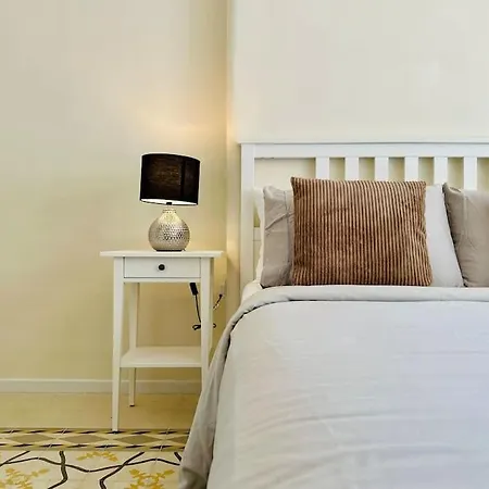 아파트 Elegant Escape, Steps To Balluta Bay, Sleeps 5