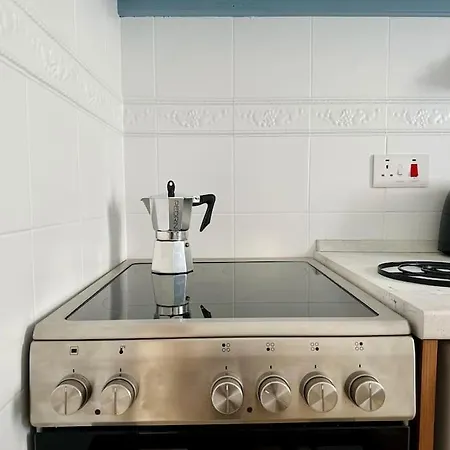 Elegant Escape, Steps To Balluta Bay, Sleeps 5 아파트