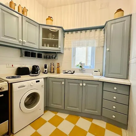 Elegant Escape, Steps To Balluta Bay, Sleeps 5 * 슬리에마